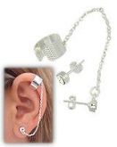 Brinco EAR CUFF folheado a prata c/ strass e correntinha